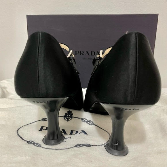 Prada satin pumps. - Picture 3 of 5